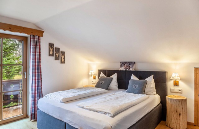 "Haus Alpenquelle Alpenblick" holiday flat with mountain view, balcony and WLAN