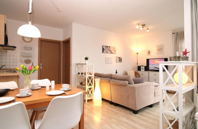Haus Bernstein WE 9: bright and modern 2-room apartment with south-west facing balcony