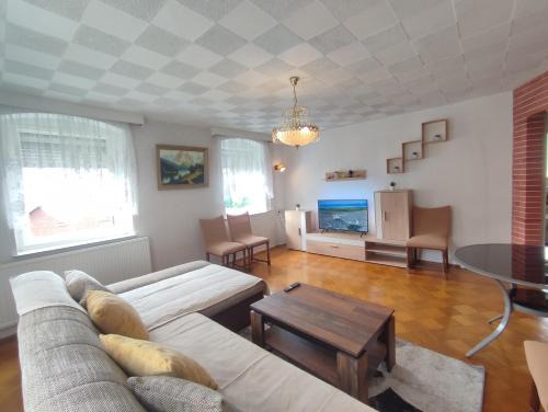 Haus "Grimberg" 1-Ferienhaus oder 2-Ferienwohnung