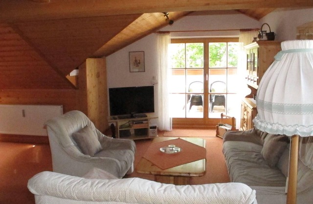 Haus Haidweg Wohnung 5 - 3 Zimmer, ca. 90 qm für 2-6 Personen im Dachgeschoss mit Balkon und großer Dachterrasse