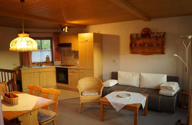 Haus Haidweg Wohnung 6 - 2 Zimmer Maisonette, ca. 55 qm für 2-4 Personen mit privatem Eingang und direktem Zugang zum Garten