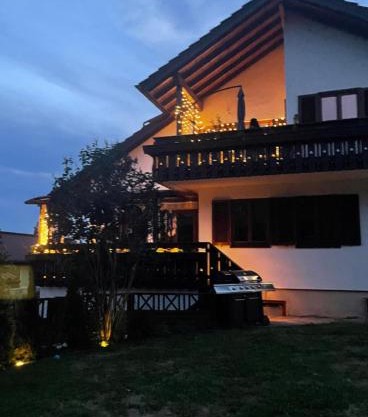 Haus in Laupheim - 6 Personen - Whirlpool - Garten - 3 Zimmer