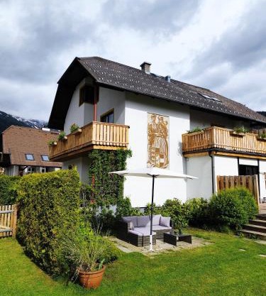 Haus Katris