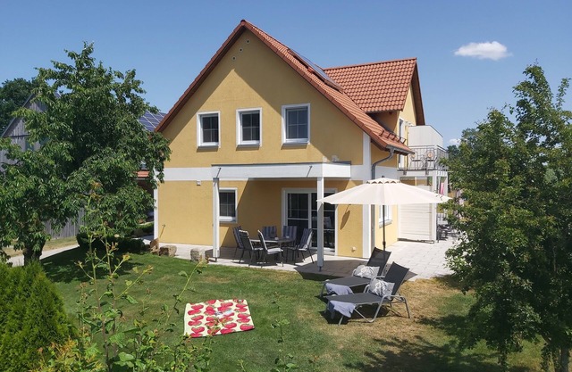 Haus Maria mit Zwei Schlafzimmern und Terrasse