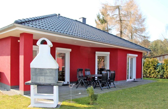 Haus Nordwind - red holiday home