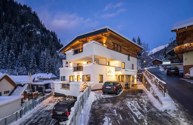Haus Sabrina Holiday Apartment "Hexenkopf" with Mountain View, Wi-Fi and Terrace