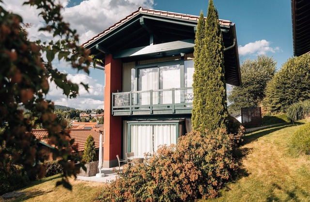 Haus Samoa mit einzigartigem Design, hauseigener Terrasse und toller Aussicht zum bayrischen Wald.