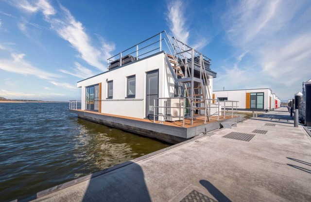 Hausboot am Saaler Bodden, Ribnitz-Damgarten