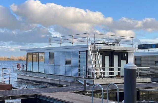 Hausboot am Xantener Nordsee