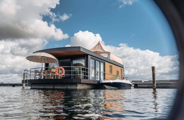 Hausboot für 4 Gäste mit 45m² in Klitten