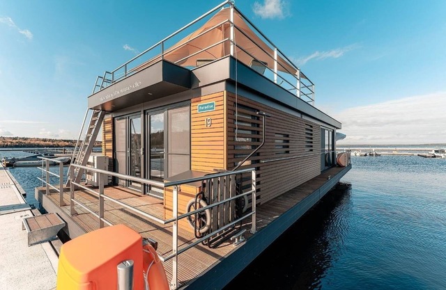 Hausboot für 6 Gäste mit 45m² in Klitten