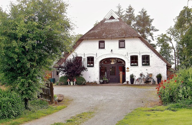 HausBungt-Jadebusen.jimdo.com away from MASS TOURISM and BEDTENBURGEN