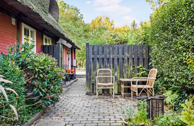 Haven in village by water and famed inn