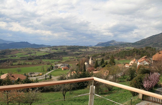 Haven of peace at Pelleautier, panoramic view
