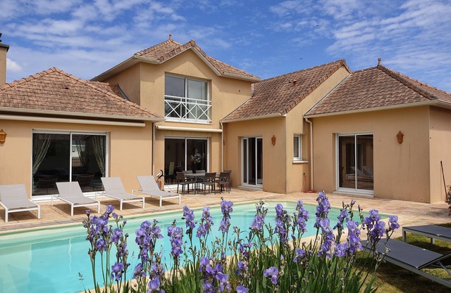 Haven of peace with heated pool for 6 people