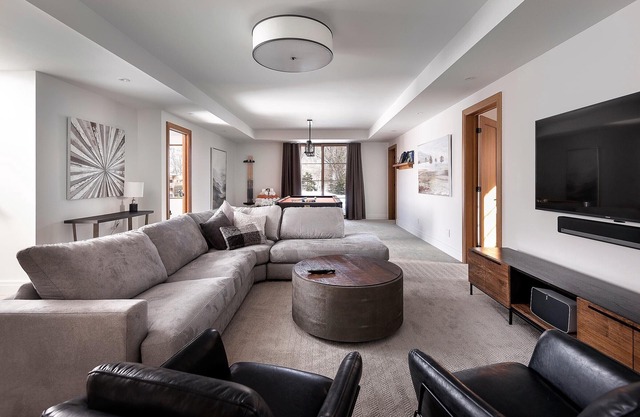 Havre 117 Tremblant | Luxurious & Modern | Ski-in Ski-out/Tremblant Living