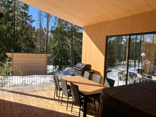 Havu Resort Laajavuori - Luksushuvila keskellä suomalaista metsää, Jyväskylä