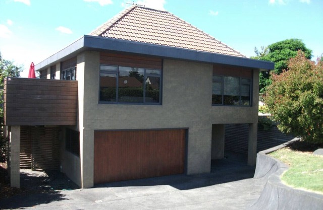 Hawai Holiday House - Large family Bach - WiFi