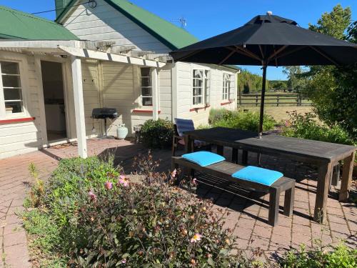 Hawkesbury Cottage