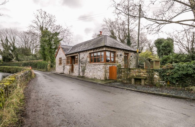 HAWTHORN COTTAGE, family friendly, luxury holiday cottage in Sedgwick