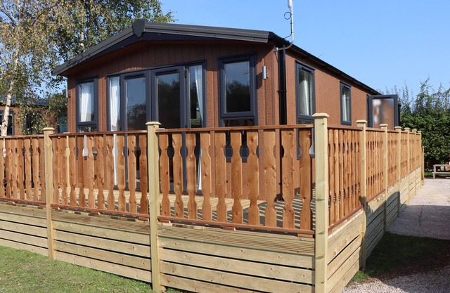 HAWTHORN LODGE, family friendly in South Lakeland Leisure Village
