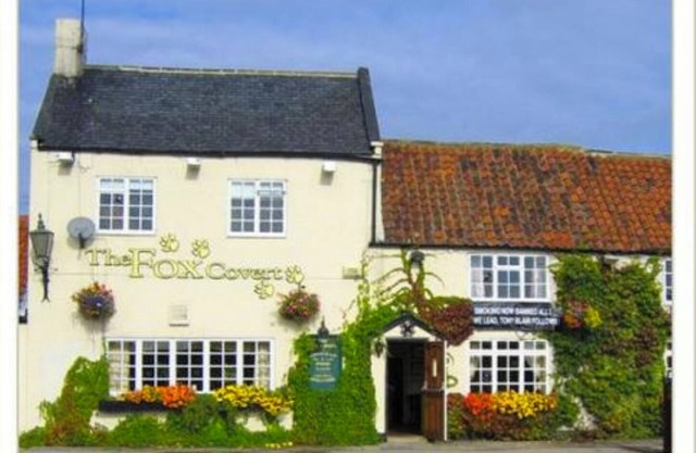 HAYLOFT DOUBLE BED ENSUITE SLEEPING 2 NEXT TO THE FOX COVERT PUB YARM