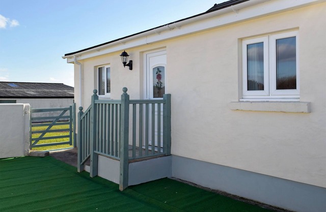 Hazel Grove Farm - Rose Cottage - UK6573