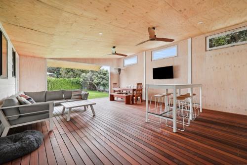 Hazel House, 2 Hazel St, Goolwa Beach