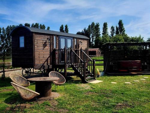 Hazy Fields Shepherds Hut