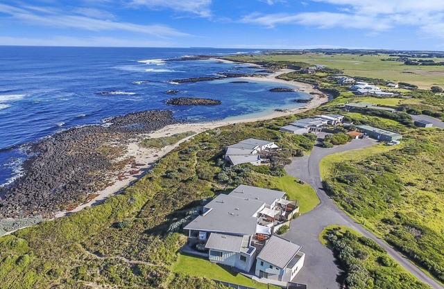 Hearns Beachside Villa 7
