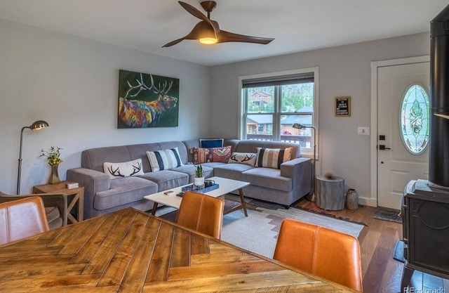 Heart of Grand Lake I Tri-Level TH I Bright and Stylish Mountain Contemporary!