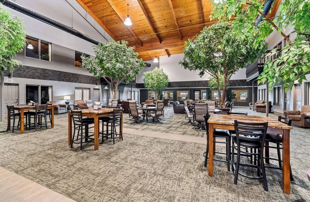Heartland Inn & Suites, SureStay Collection by Best Western