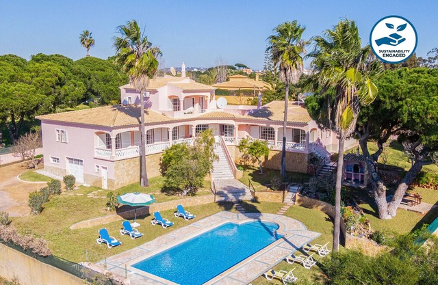 Heatable pool & BBQ getaway near Albufeira