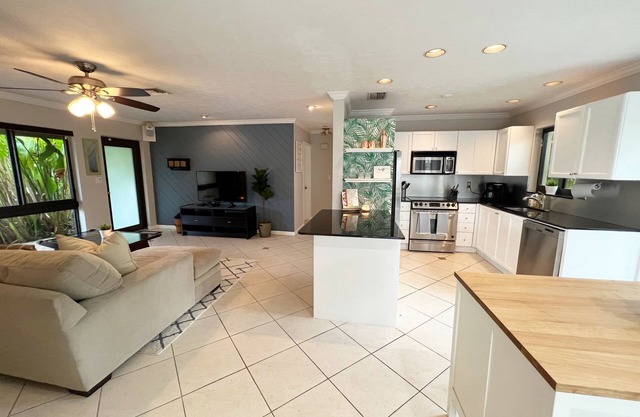Heated Pool- Beautiful 2-bedroom home
