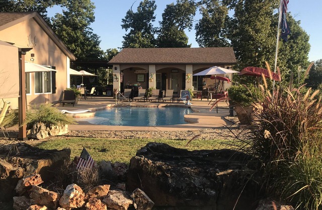 HEATED POOL Grand Serenity is your Oasis on South Grand
