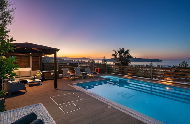 Heated pool & Sauna