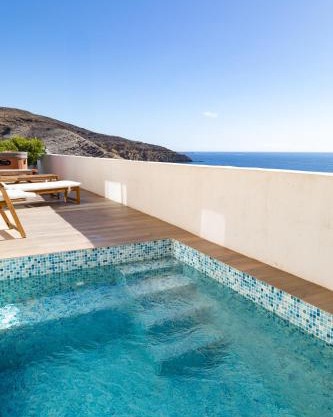Heated Salt Pool, Jacuzzi & Seaside Spa Villa in MEDANO