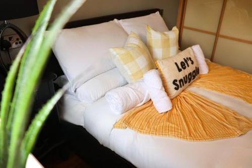 Heathrow Stays Entire House Near Heathrow, Free WiFi, Family-Friendly & Garden