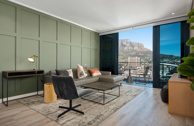 Heaven on 23 | Mountain Views