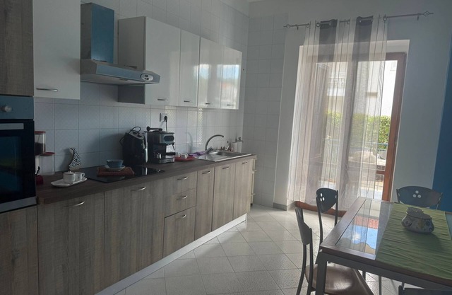 Heavenly House - 100 meters from the sea with garden, 7 beds