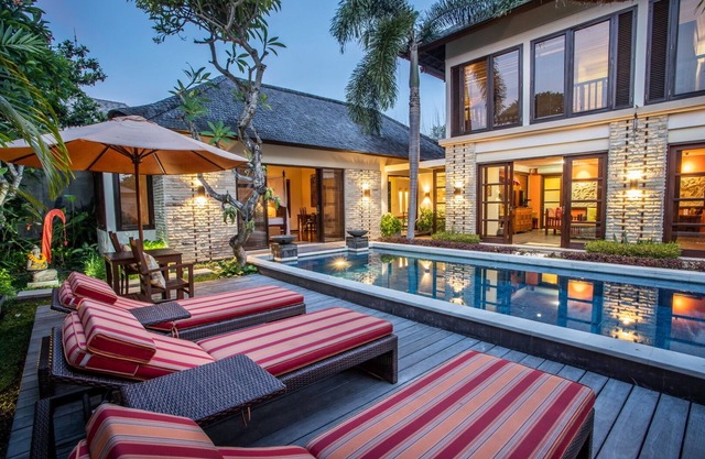 HEAVENLY 3 en-suite bedrooms, not far from Petitenget beach!