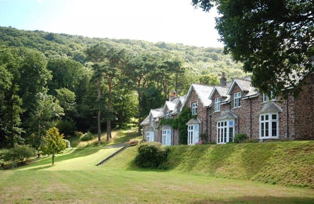 Heddon - Two Bedroom Apartment, Sleeps 4