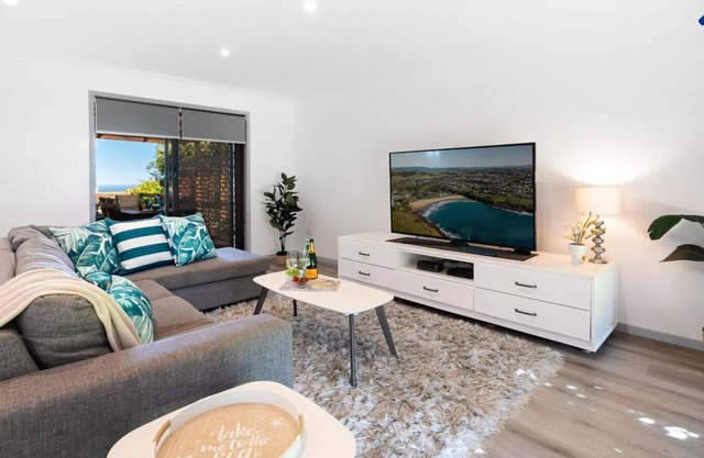 Heights Hideaway – breathtaking coastal and rural views