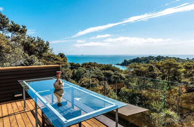 Hekerua Heights | Stay Waiheke