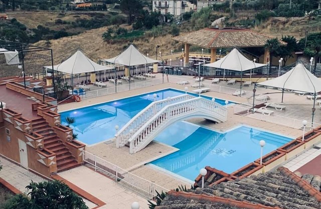 Helios Hotel