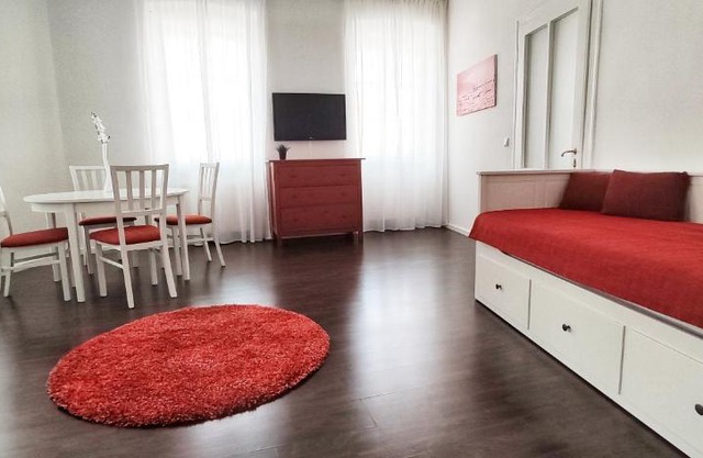 Helle Zweiraumwohnung in Wohngebiet