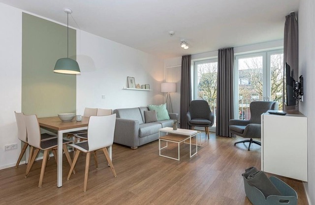 Helles Familienapartment in Strandnähe mit Sonniger Loggia & Sauna im Haus!
