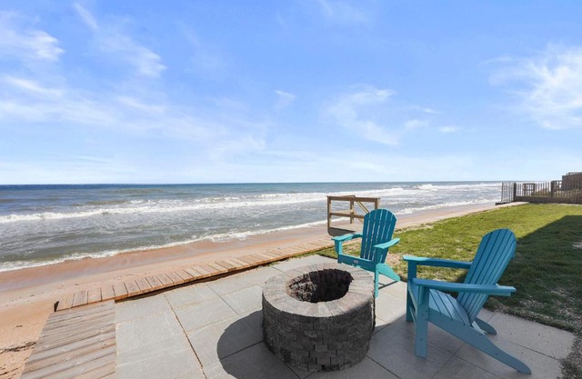 Hemingway Dream, 5 Bedrooms, Beach Front, Sleeps 14