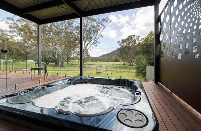 Hemley House Luxury in Halls Gap