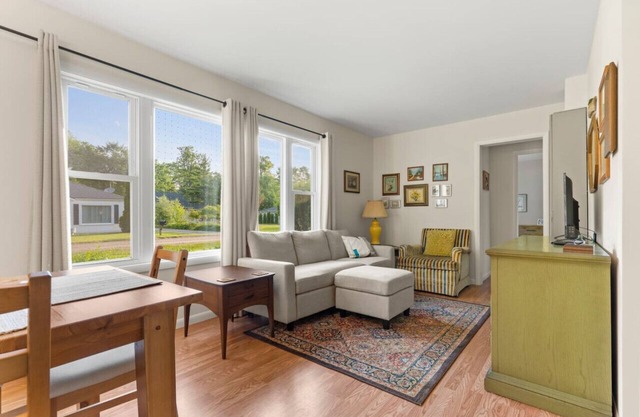 Hemlock Hideout - 3 Mins from DT Lex, Great Beach!